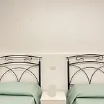 Indaco - - A Pochi Passi Dal Mare 丽都玛里尼